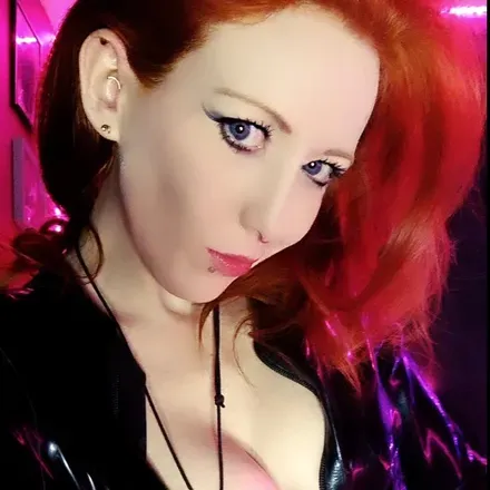 OnlyFans account  mistresskimberlycrimson avatar 1
