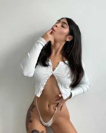 OnlyFans account  teenytinyartistic_xxx avatar 1