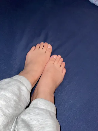 OnlyFans cuenta prettyfeet326 header 2