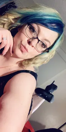 OnlyFans cuenta honeyeyesthiccthighs avatar 1
