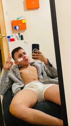 OnlyFans cuenta iqueadrian_ header 2