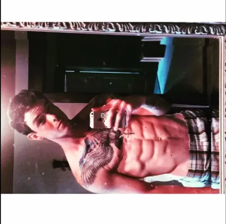OnlyFans cuenta sneakyme94 header 2