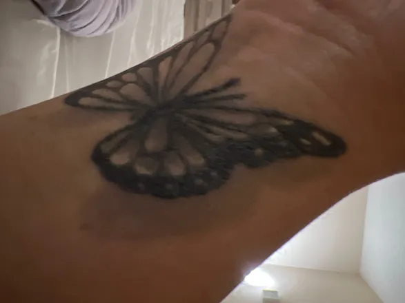 OnlyFans account  mysterybutterfly header 2