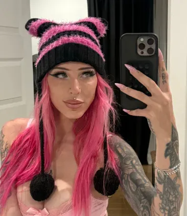 OnlyFans of sqrtcake