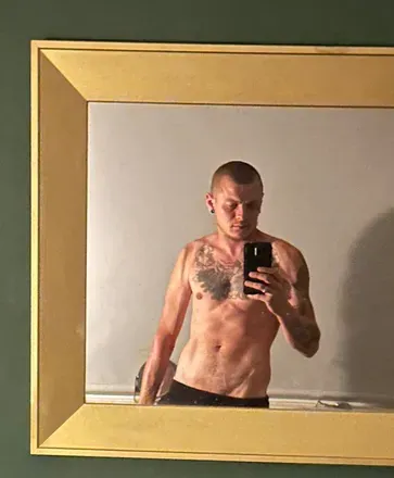 OnlyFans cuenta surreylad1 avatar 1