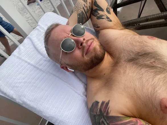 OnlyFans cuenta thickinicki8 header 2