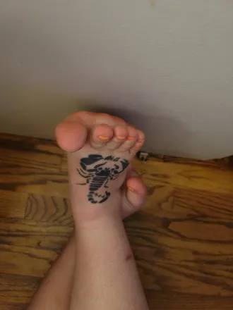 OnlyFans cuenta lexxmyfeet header 2