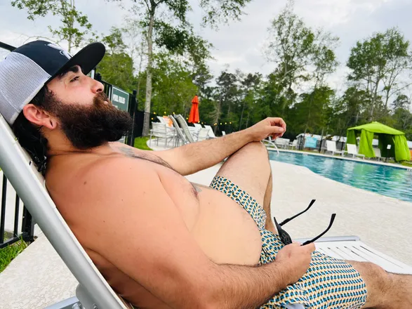OnlyFans cuenta bluecollarboyfriend header 2