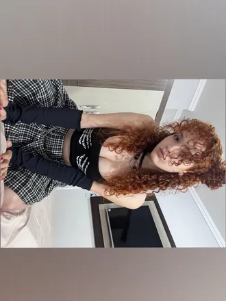 OnlyFans cuenta vivianredhead header 2