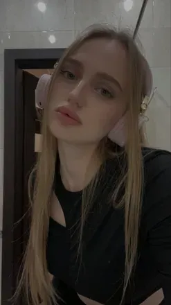 OnlyFans account  meridaq avatar 1