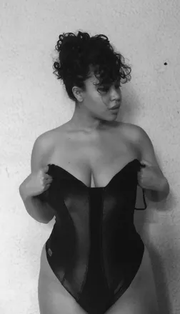 OnlyFans cuenta valeriebrownfree header 2