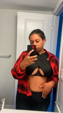 OnlyFans account  ember_20 avatar 1