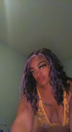 OnlyFans cuenta sweetpeach97 header 2