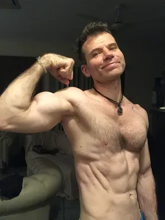 OnlyFans account  fitmusclebro avatar 1