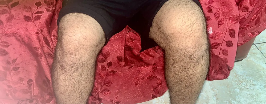 OnlyFans cuenta yourknees header 2