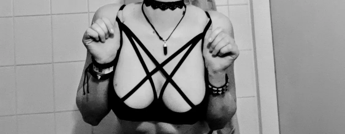 OnlyFans cuenta pluckypuck header 2