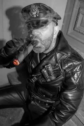 OnlyFans cuenta bootedleathermanuk avatar 1