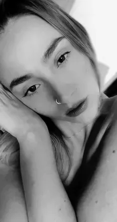 OnlyFans cuenta confidantsarah avatar 1