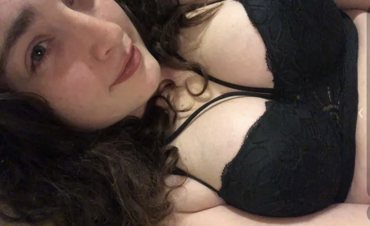 OnlyFans account  thatonegirl562 header 2