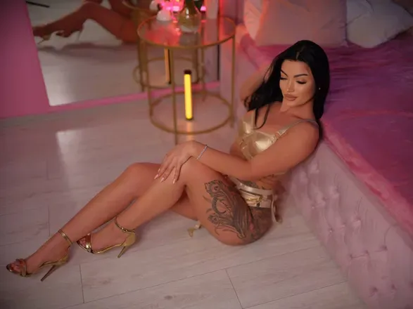 OnlyFans cuenta juicyjulie01 header 2