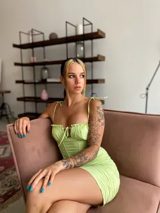 OnlyFans cuenta baby_julia18free avatar 1