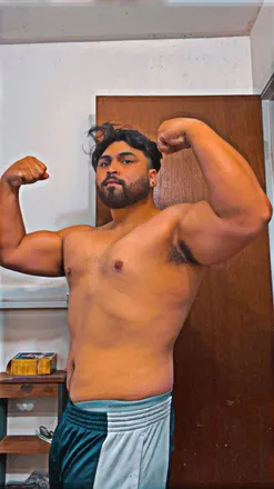 OnlyFans cuenta caveman831 header 2