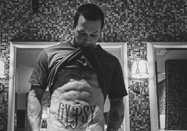 OnlyFans cuenta itsmichaeljames header 2