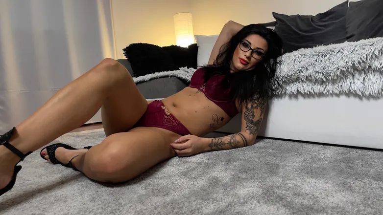 OnlyFans cuenta suzy_22 header 2