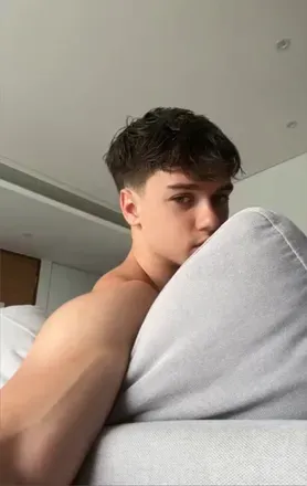 OnlyFans account  lewmfitfree avatar 1