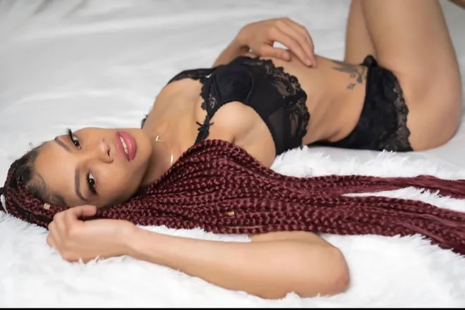 OnlyFans cuenta yurnaughtyangel header 2