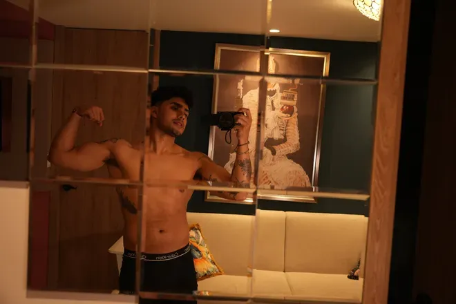 OnlyFans cuenta dayronmoreno01 header 2