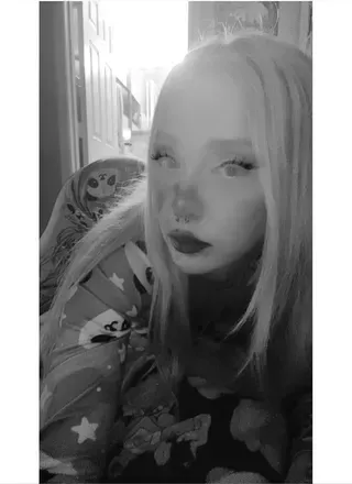 OnlyFans cuenta lucyliez avatar 1