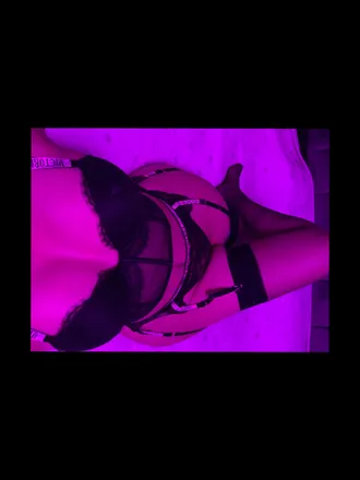OnlyFans cuenta italy_marian header 2