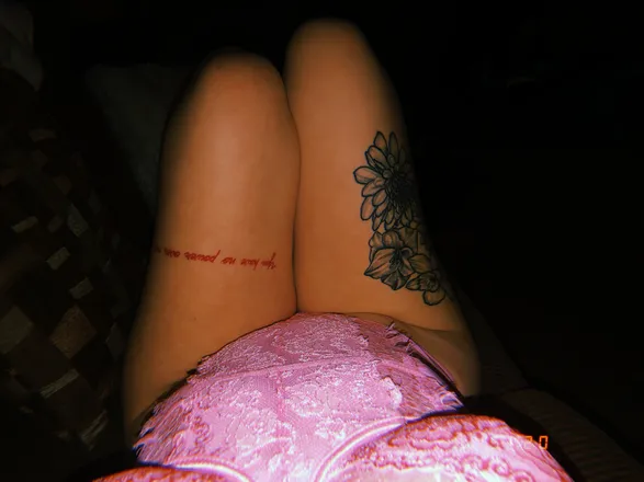 OnlyFans cuenta prettywhiteazz header 2