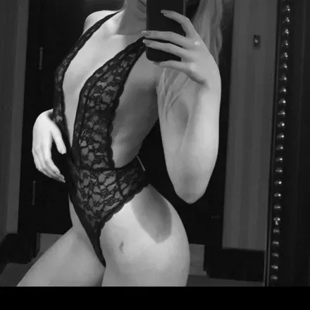 OnlyFans account  sneakyscarlet69 avatar 1