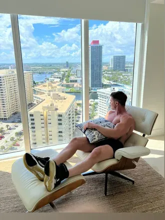 OnlyFans cuenta heyimlucas header 2