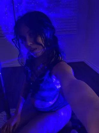 OnlyFans cuenta uneviedeputain avatar 1