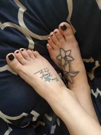 OnlyFans cuenta lilcutefeet18 header 2