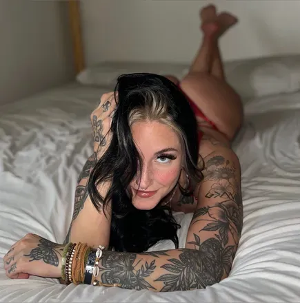 OnlyFans account  maggiex111 avatar 1