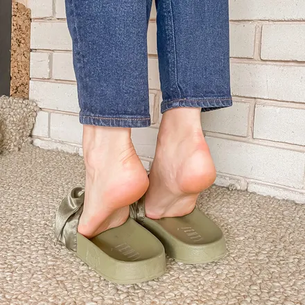 OnlyFans cuenta herneatfeet header 2