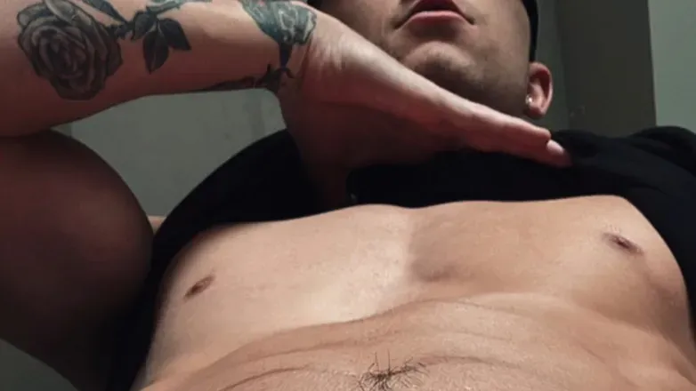 OnlyFans cuenta theo_brady header 2