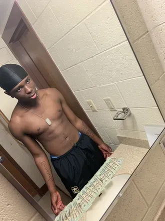 OnlyFans account  frozonee avatar 1