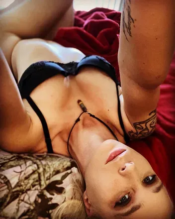 OnlyFans cuenta vixen_fenrir avatar 1