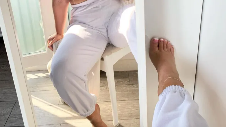 OnlyFans cuenta prettyfeetgirl666 header 2