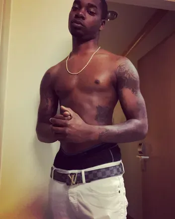 OnlyFans account  papi_lee23 avatar 1
