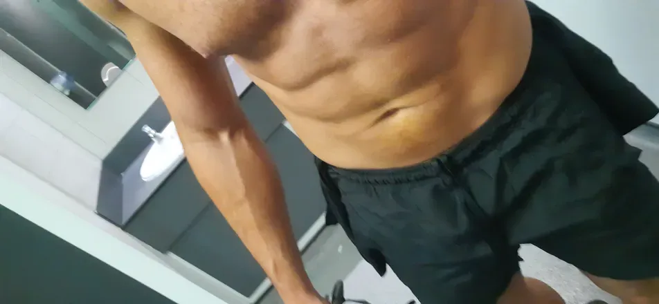 OnlyFans cuenta itsrobpaulhirst header 2