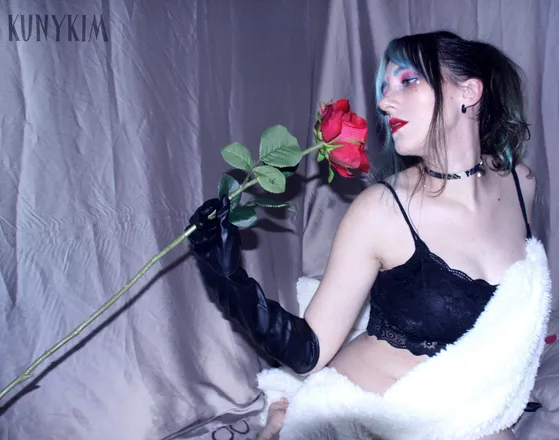 OnlyFans cuenta kimkunyblue header 2