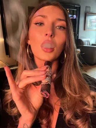 OnlyFans cuenta smokingjanexx header 2