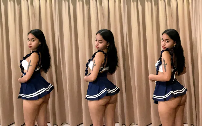 OnlyFans cuenta rosieveritax header 2