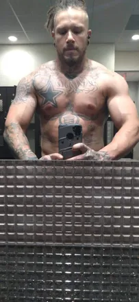 OnlyFans cuenta conanthecimmerian header 2